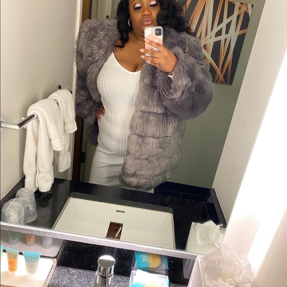 Plus size pretty little thing faux fur coat - Picture 4 of 6